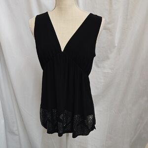 Pink Eli - Black & Silver Pattern V- Neck Sleeveless Top - (1X)